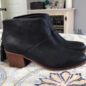 Toms boots size 9.5